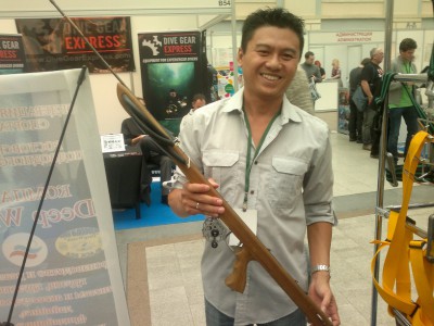2013-02-16-Andre's_crew_with_Aslanov's_gun.jpg